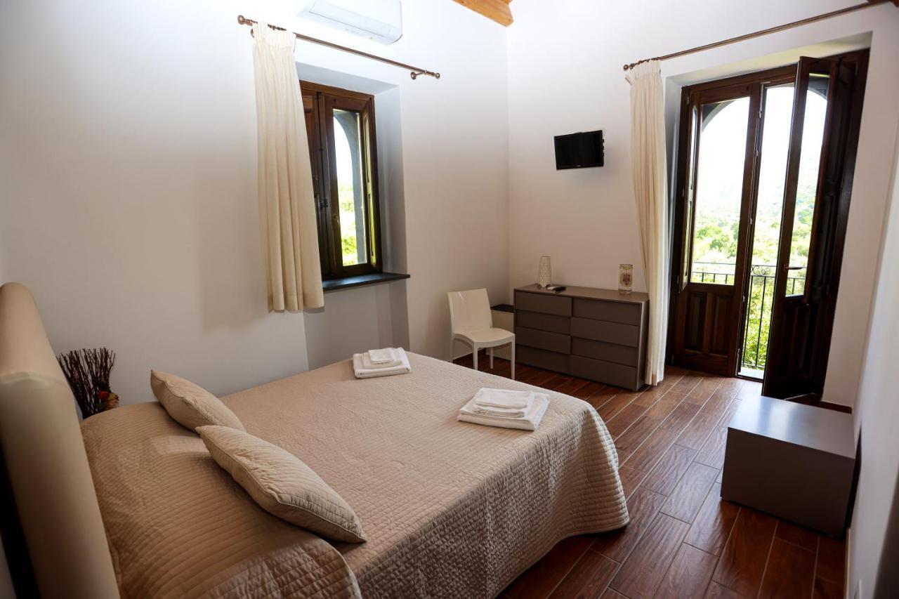 La Porta Delle Gole Hotell Motta Camastra Eksteriør bilde