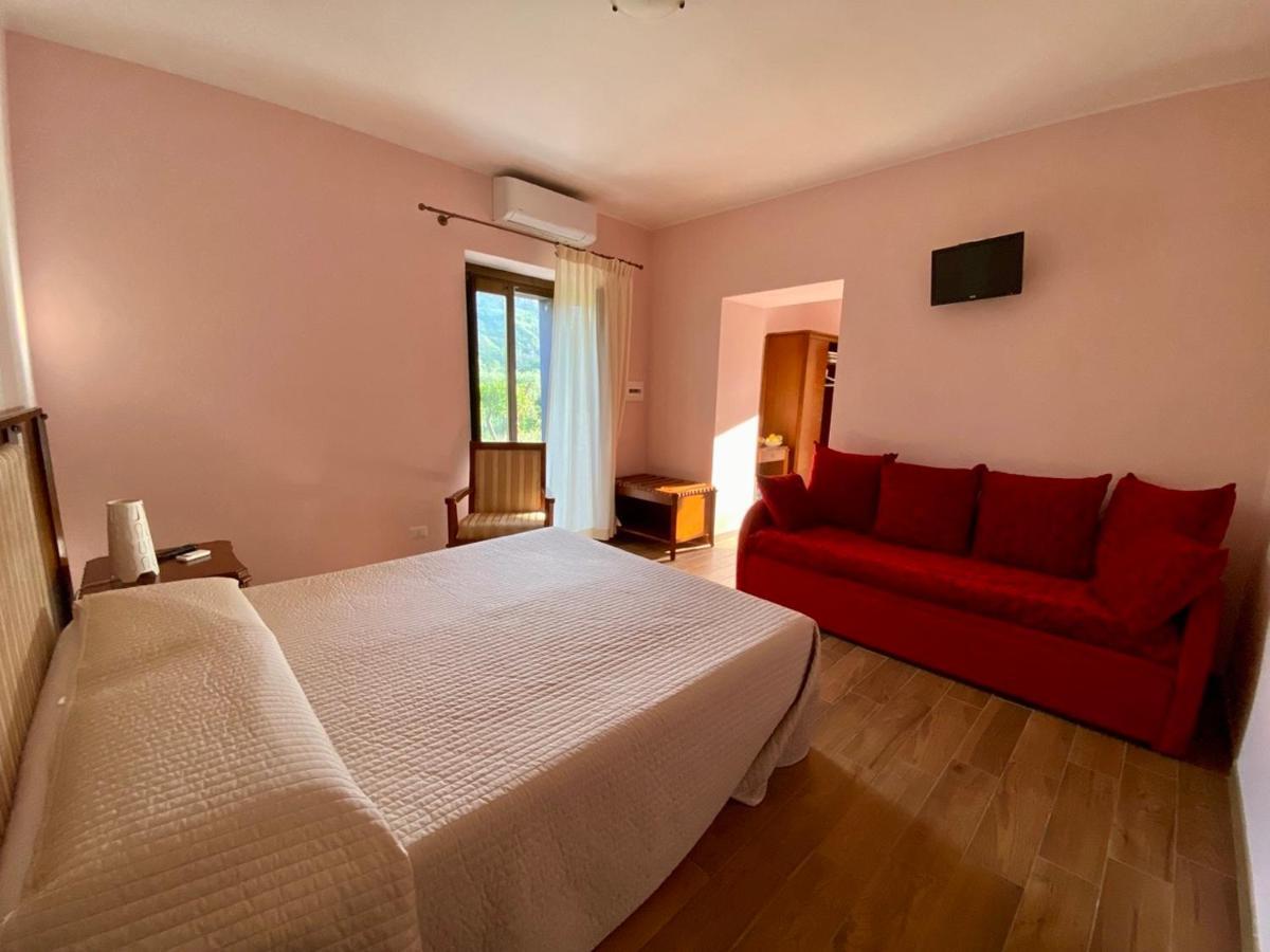 La Porta Delle Gole Hotell Motta Camastra Eksteriør bilde