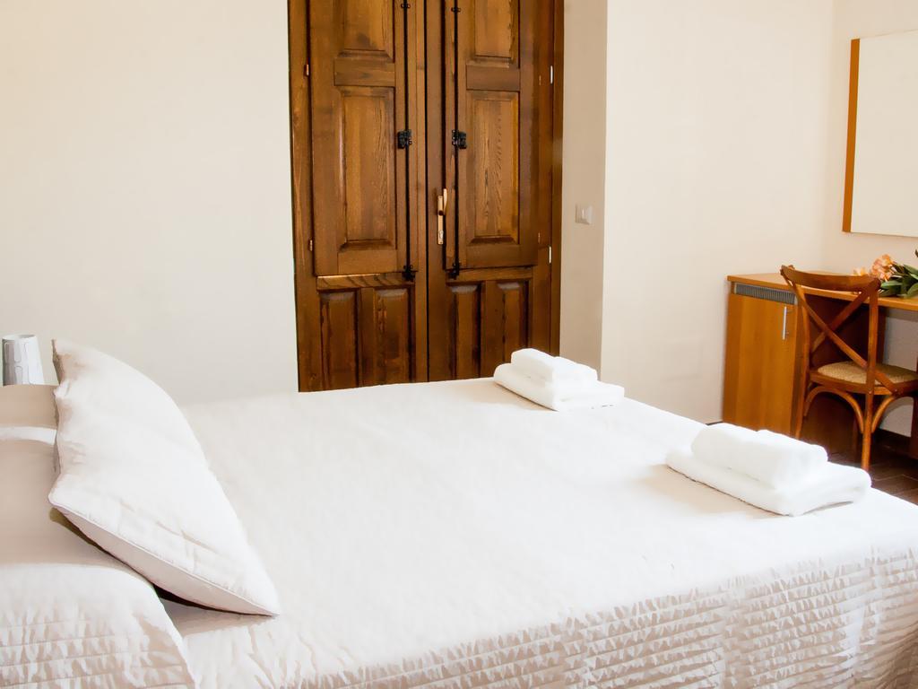 La Porta Delle Gole Hotell Motta Camastra Eksteriør bilde