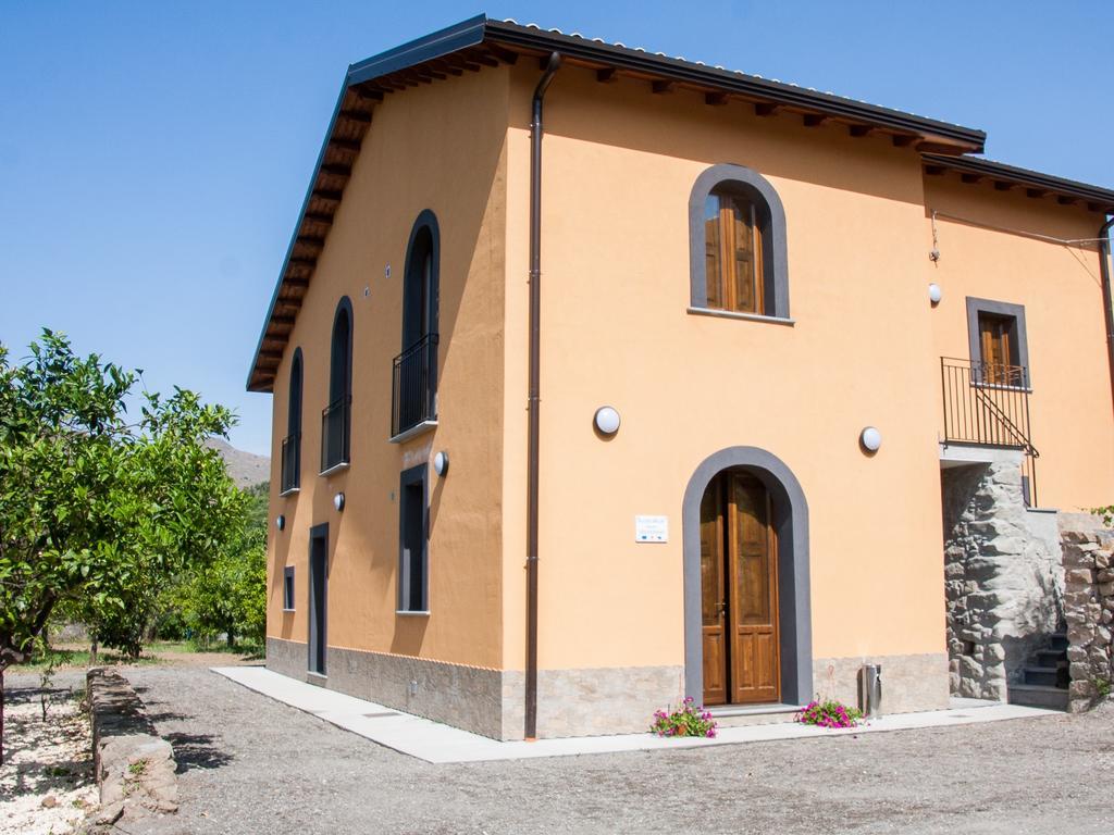 La Porta Delle Gole Hotell Motta Camastra Eksteriør bilde