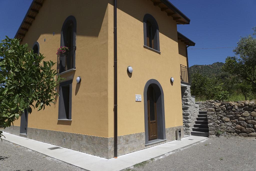 La Porta Delle Gole Hotell Motta Camastra Eksteriør bilde