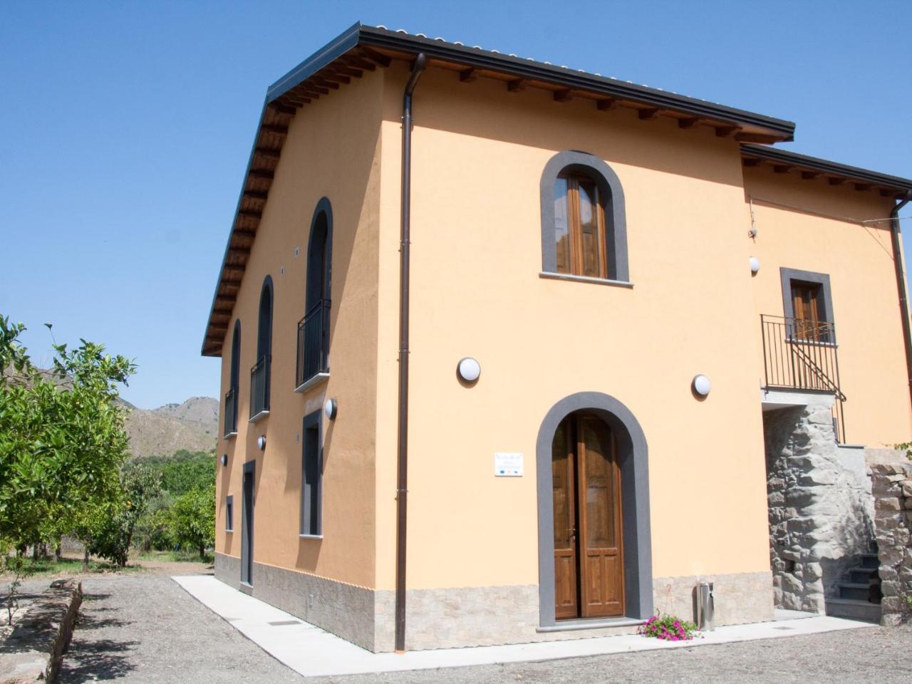 La Porta Delle Gole Hotell Motta Camastra Eksteriør bilde